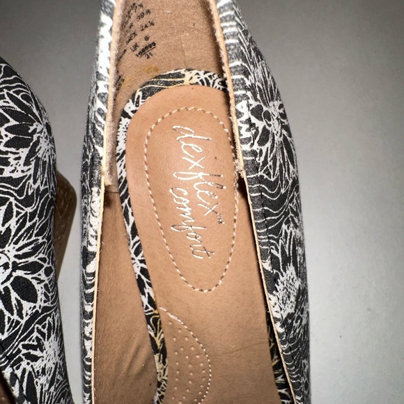 Dexflex Comfort Size 7.5 Black and White Open Toe Wedges - Picture 4 of 9